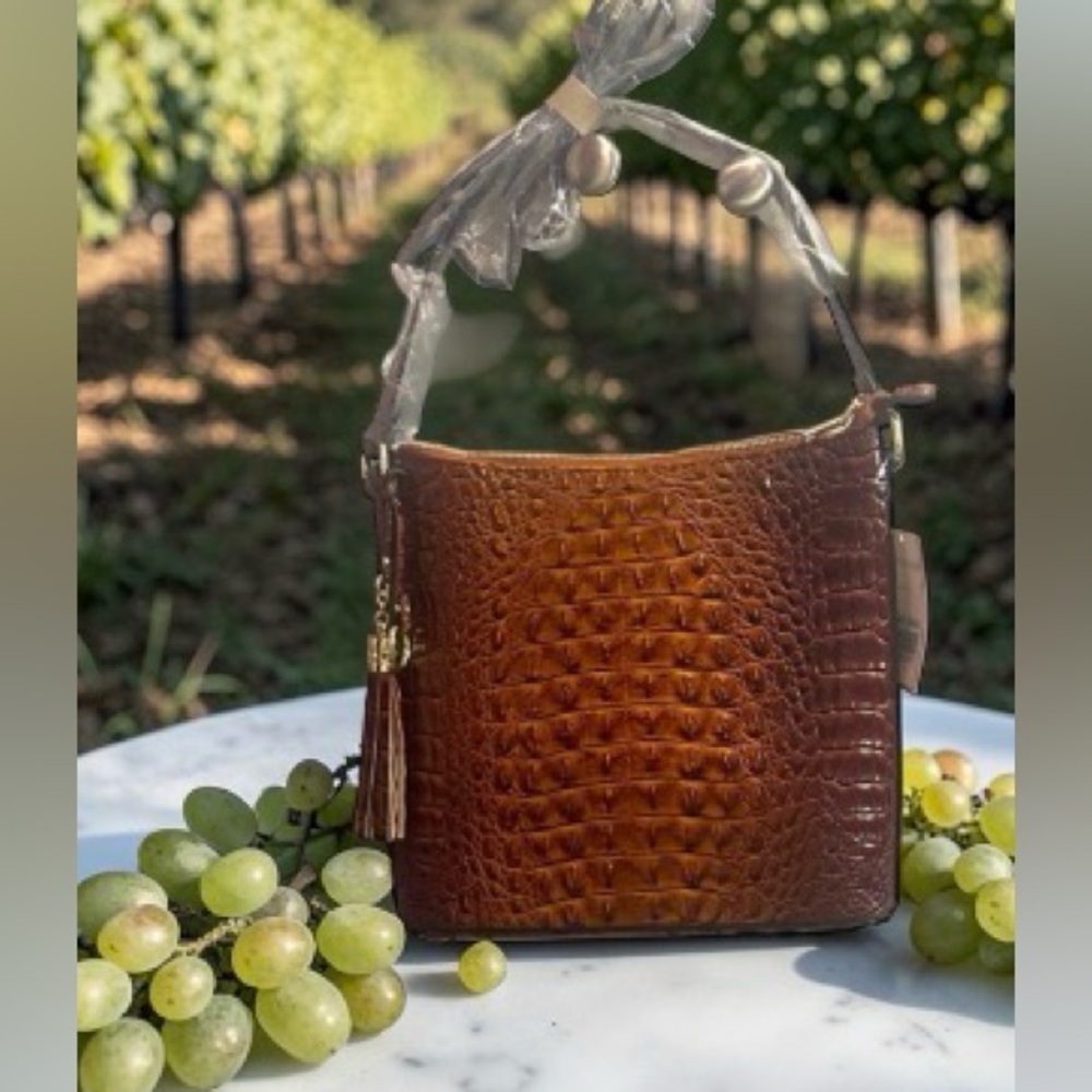 Elegant Brown Crocodile-Embossed Women's crossbody NWOT